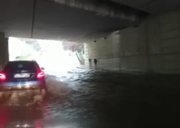 Bursa’da sağanak yağış hayatı olumsuz etkiledi