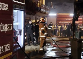 Bursa’da 2 kardeşin oturduğu evde yangın