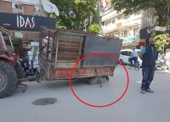 Bursa’da yol çöktü tekerlek çukura gömüldü