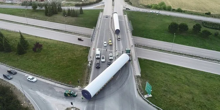 Bursa’da zorlu yolculuk! Virajı 1 saatte dönebildi