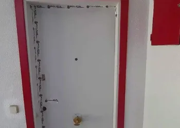 Yalnız öldüğü evinde cesedini kediler yedi
