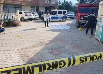 Bahçe duvarı tartışmasında komşusunu öldürdü