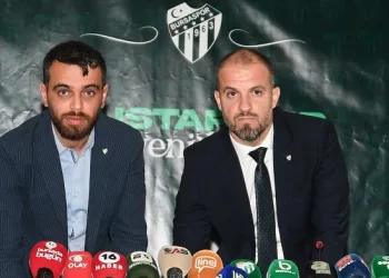 Bursaspor, Mustafa Er ile sözleşme imzaladı