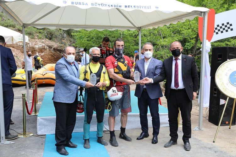 Marmara'nın ilk rafting parkuru Bursa'da açıldı