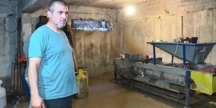 Mudanya’da sel sonrası temizlik çalışmaları sürüyor