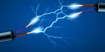 Oto yıkamacıda elektrik akımına kapıldı
