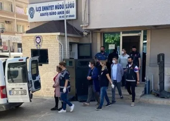 Bursa’da uyuşturucu ticareti yapan akrabalara operasyon