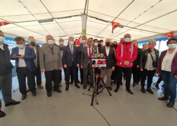 Bursa’da denize açılıp acil eylem planı çağrısı yaptılar