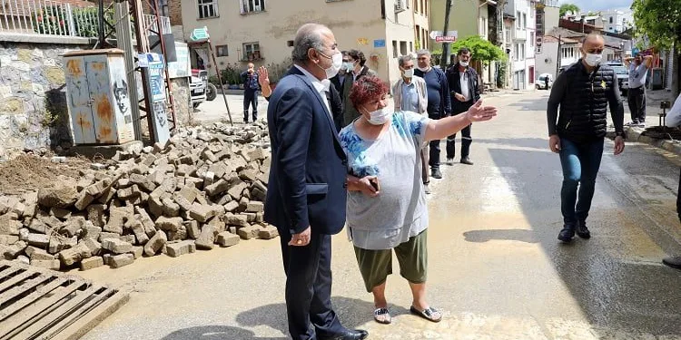 Başkan Türkyılmaz’dan Tirilye’ye geçmiş olsun ziyareti