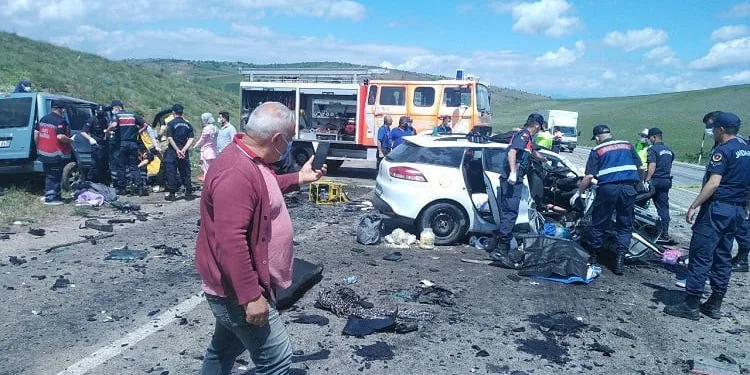 Sivas’ta korkunç kaza! Çok sayıda ölü var