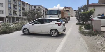 Bursa’da isyan eden mahalleli yolu trafiğe kapattı