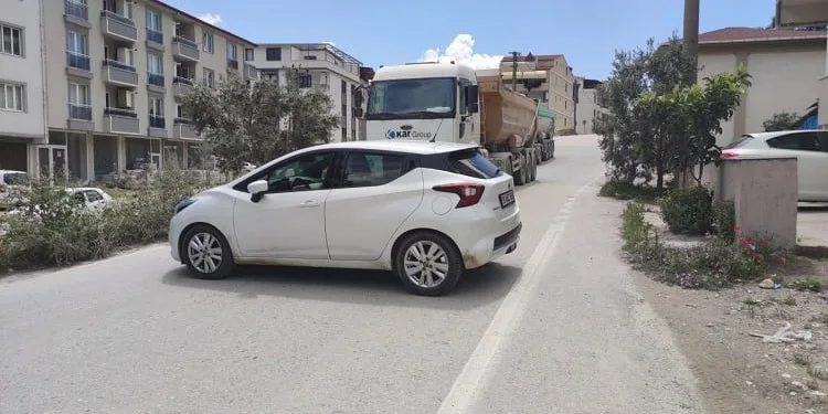 Bursa’da isyan eden mahalleli yolu trafiğe kapattı