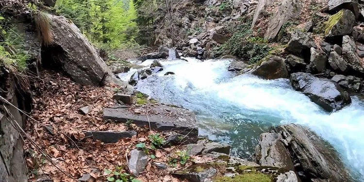 Bursa’nın saklı cenneti: Tozuyan Şelalesi
