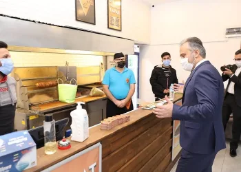 Başkan Aktaş, dükkanlarını açan esnafı ziyaret etti