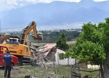 OSmangazi’de kaçak yapışlamaya geçit yok