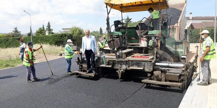 Mudanya’da yeni yerleşim yerleri asfaltlanıyor