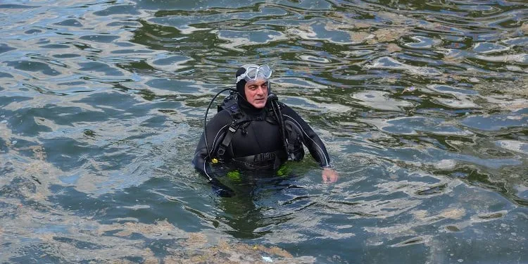 Başkan Sertaslan Küçük Kumla’da dalış gerçekleştirdi