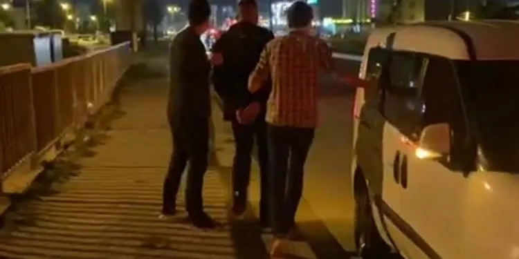 Bursa’da kaçarken polis aracına çarptılar