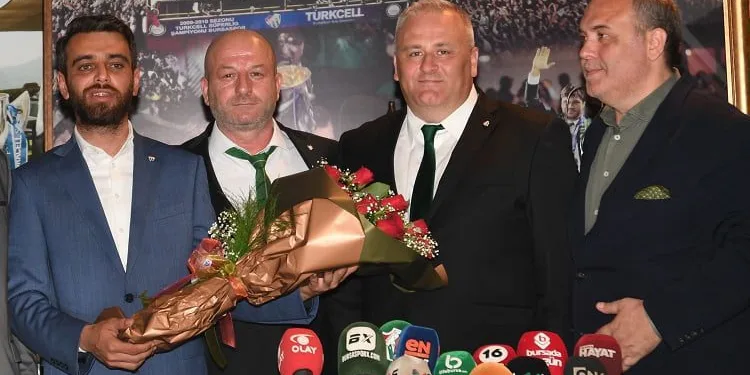 Bursaspor’da devir teslim töreni