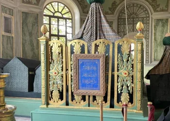 Emirsultan türbesi ziyarete açıldı