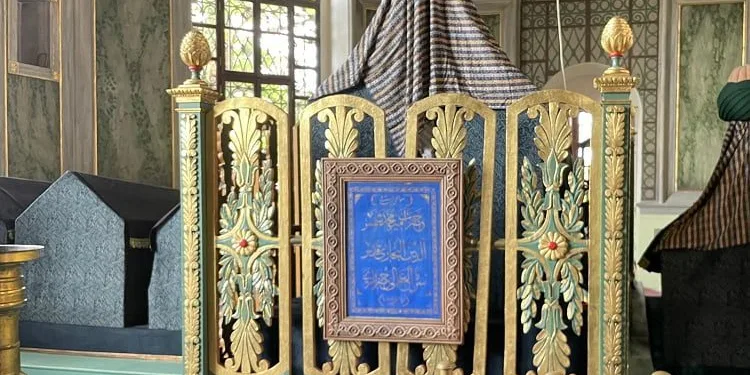 Emirsultan türbesi ziyarete açıldı