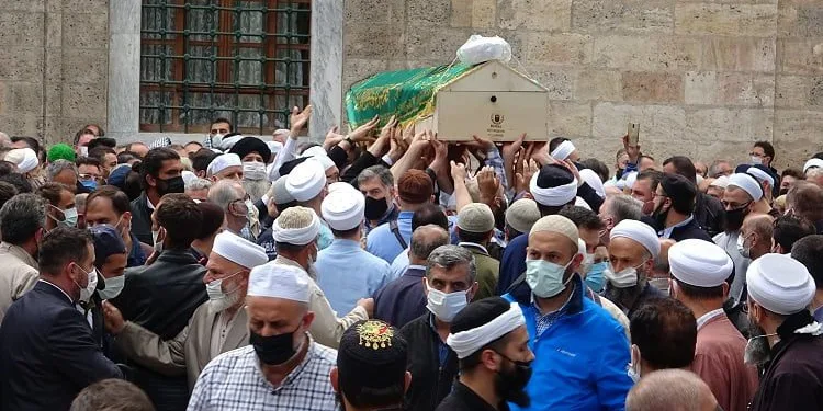 Koronadan ölen imam son yolculuğuna uğurlandı