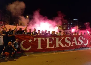 Bursaspor taraftarı milli takım için Azerbaycan’da