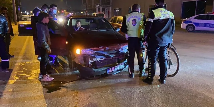 Bursa’da iki otomobil çarpıştı: 3 yaralı