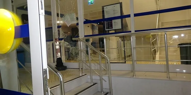 Bursa’da banka soygunu! Tuzak parayı alıp kaçtı
