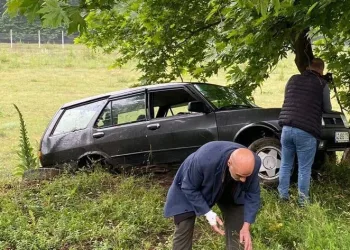 Bursa’da içinde 5 yolcusuyla şarampole yuvarlandı