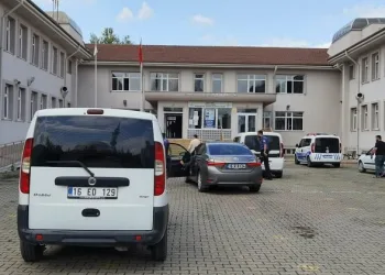 Bursa’da okulda kadın cinayeti! Eşini bıçakladı