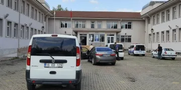 Bursa’da okulda kadın cinayeti! Eşini bıçakladı
