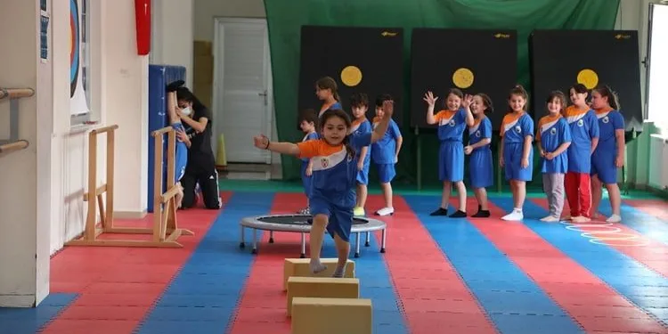 İnegöl’de yaz spor okulları eğitime başladı