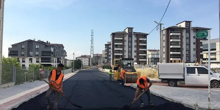 Hamitler’de yollar asfaltla yenilendi