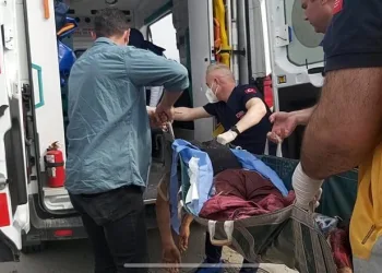 Bursa’da tanımadığı kişiler tarafından ayağından vuruldu