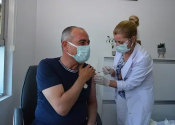 Gemlik Belediye Başkanı Sertaslan aşı oldu