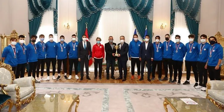 Tarih yazan sporculardan Başkan Aktaş’a ziyaret