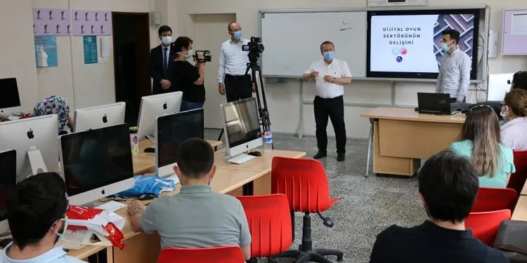 Bursa’da öğretmenlere ‘Dijital Oyun Tasarımı’ eğitimi