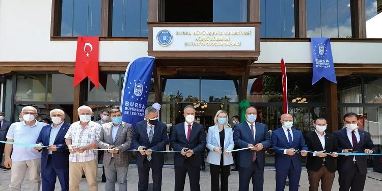 Bursa’da tarihi bina gençlik merkezi olarak hizmete açıldı