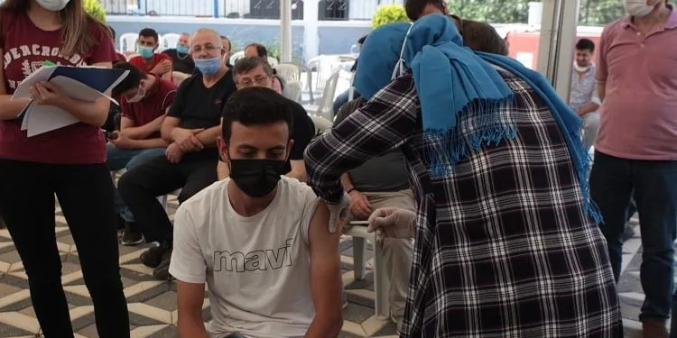 BOSAB’da 1 günde bin kişi aşılandı
