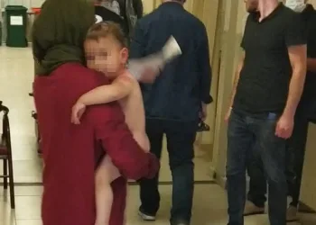 Bursa’da ikiz bebeklerin üzerine kaynar su döküldü