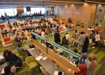 Sınava girecek öğrencilere sürpriz konser