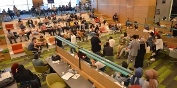 Sınava girecek öğrencilere sürpriz konser