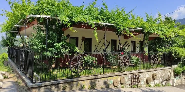 Bursa’da binlerce turisti evlerinde ücretsiz ağırlıyorlar
