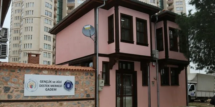 Bursa’da GADEM’le bağımlılıkla mücadelede