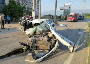 Bursa’da feci kaza: 3 ölü, 2 yaralı