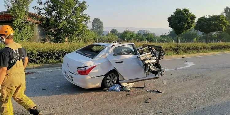 Bursa’da feci kaza: 3 ölü, 2 yaralı