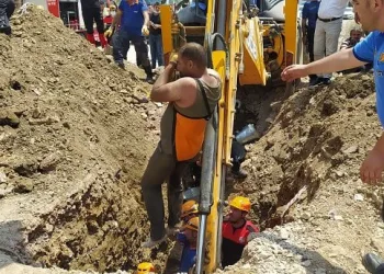 Bursa’da göçük! Kurtarmak için zamanla yarıştılar