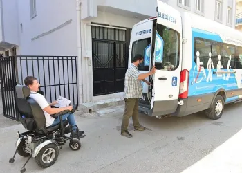 Sınava girecek engelli gence Yıldırım Belediyesi’nden destek