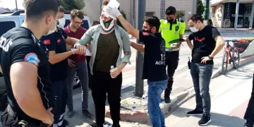 Bursa’da otomobille çarpıştı, kanlar içinde kaldı